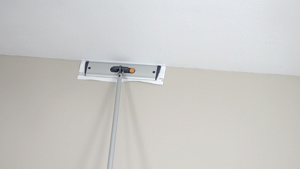 Cleaning Wall with EasyMop.png